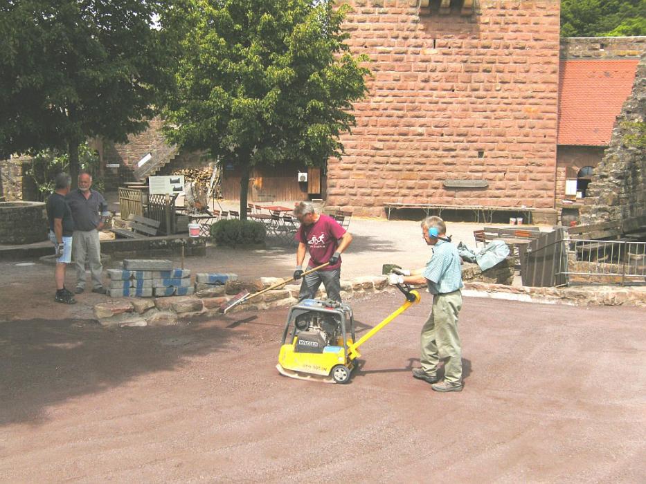 Kellerdecke der Burg Landeck repariert | Gemeinde Klingenmünster Kreis